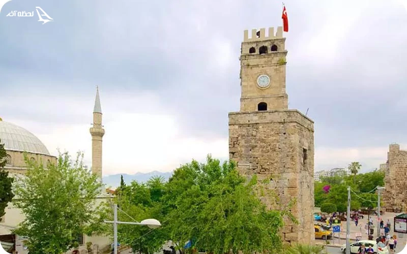 روز پنجم؛ از برج ساعت آنتالیا دیدن کنید