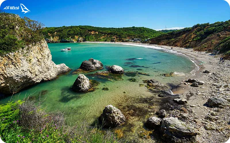 ساحل زیبای گلدن ساحل گلدن؛ نزدیکترین ساحل به میدان تکسیم