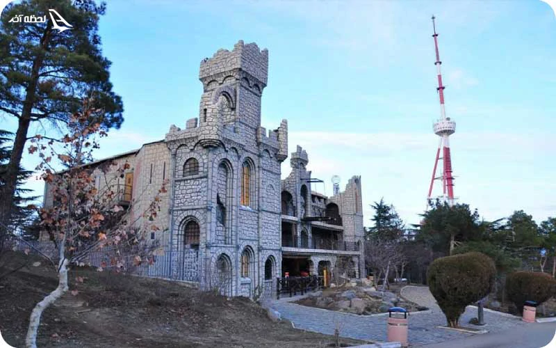 شهربازی متاتسمیندا، جلوه‌ای از معماری شوروی سابق