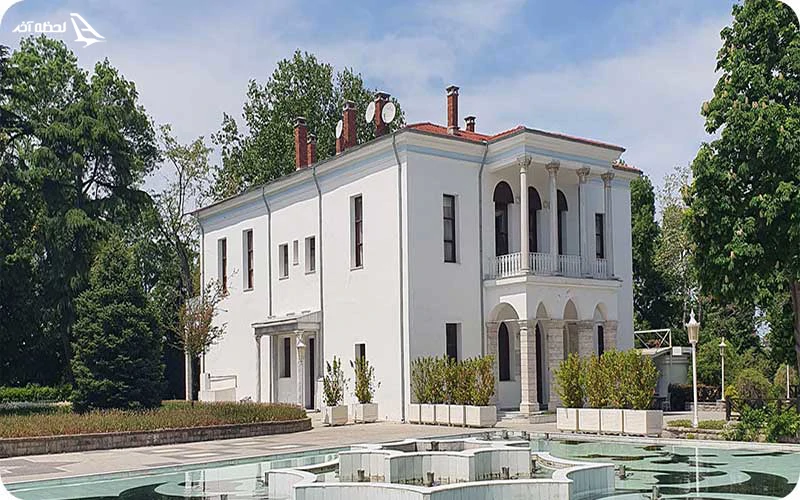 عمارت سفید پارک امیرگان عمارت سفید؛ معماری نئوکلاسیک