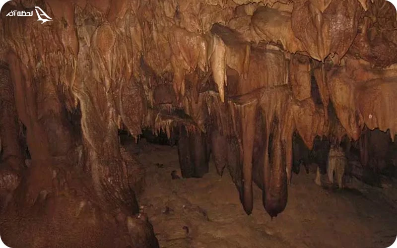 غار سرداب امیدآباد؛ گذری به غار آهکی شهرکرد