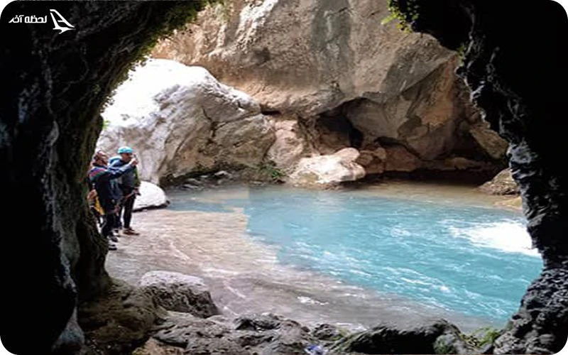 غارهای طبیعی و شگفت انگیز در تنگه تامرادی غارهای طبیعی؛ دیدنیهای جذاب