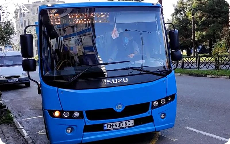 مسیر دسترسی با اتوبوس به چه صورت است؟