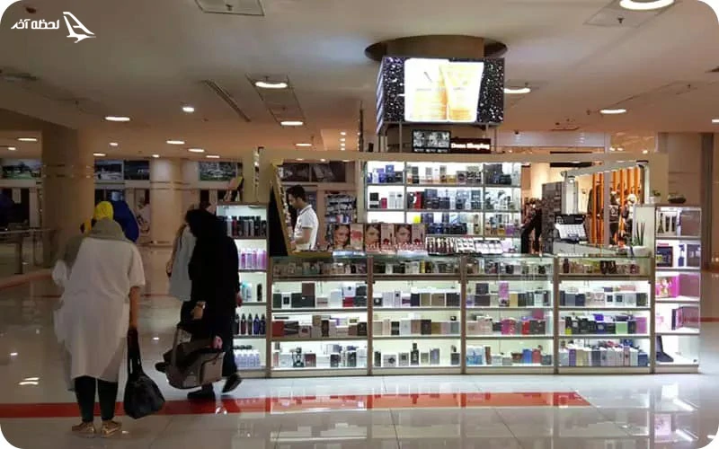 فضایی برای خانم‌ ها در طبقه اول مرکز خرید مگا مال
