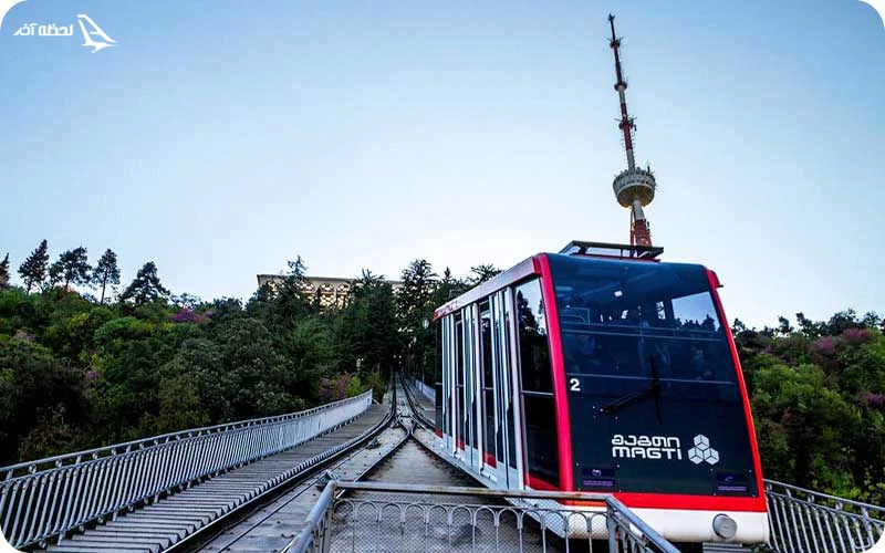 فونیکولار؛ وسیله نقلیه پارک