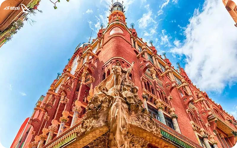 قصر موسیقی کاتلان؛  ساخته توسط لوییز دومانچه ای مونتانر به شیوه نوگرایی