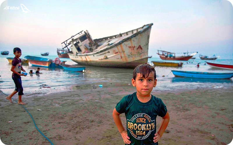 لنجهای به گل نشسته در جزیره شف لنجهای به گل نشسته؛ عکاسی از گوشهای از تاریخ