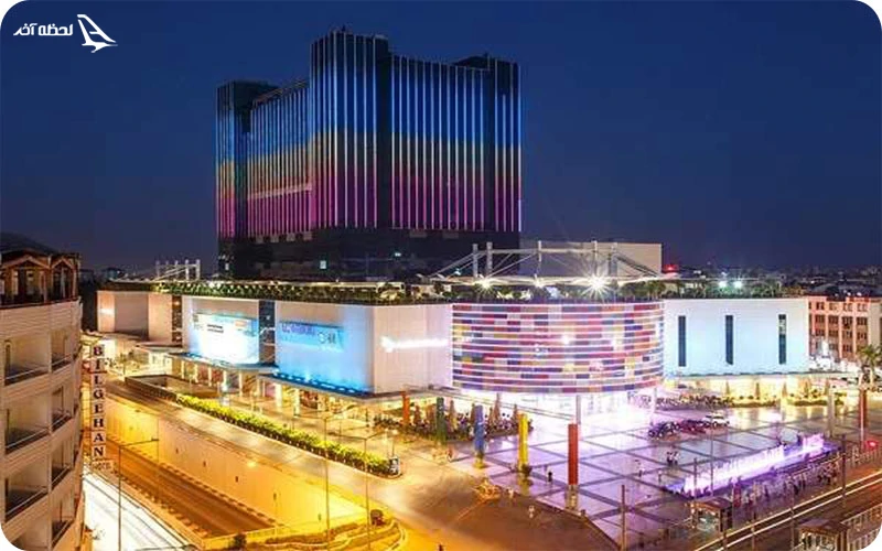 مرکز خرید مارک؛ نمایندگی بسیاری از برندهای پوشاک