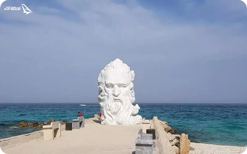 مجسمه‌های پارک ساحلی سیمرغ کیش