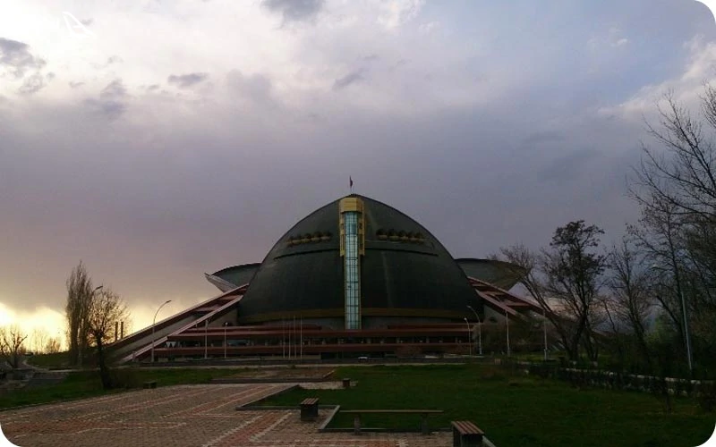 مجموعه ورزشی کارن دمیرچیان