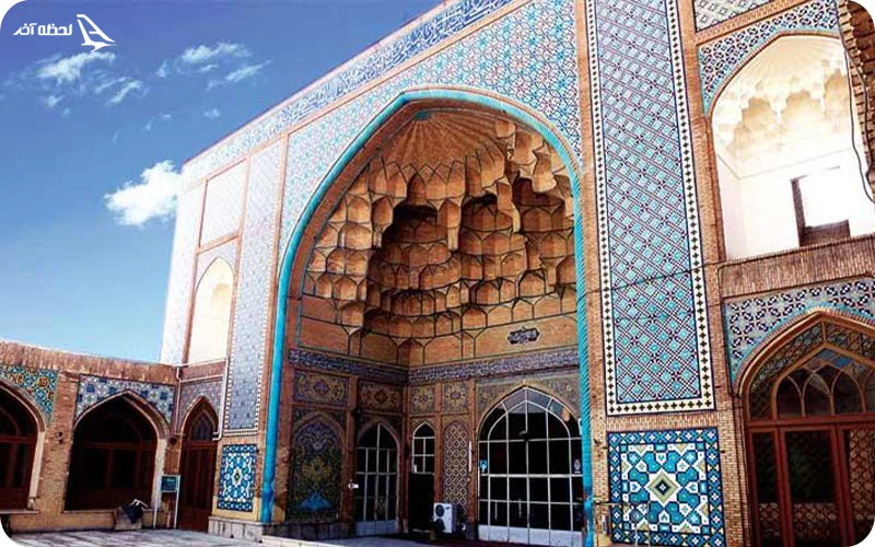 مسجد جامع قم مسجد جامع؛ نماد معماری اسلامی ایرانی