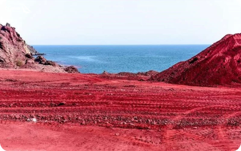 معدن خاک سرخ معدن خاک سرخ؛ گنجینهای رنگارنگ