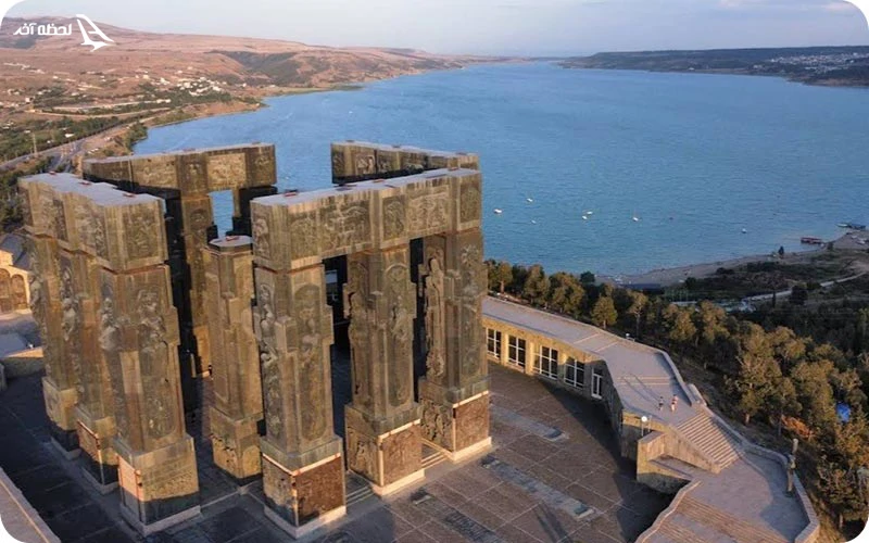 بنای یادبود تاریخ گرجستان اثری هنری برروی تپه معرفی بنای یادبود تاریخ گرجستان