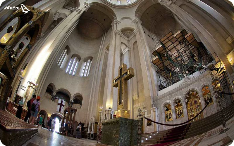 معماری کلیسای جامع تثلیث معماری کلیسای جامع تثلیث؛ تلفیق هنر سنتی گرجی با عناصر مدرن معماری