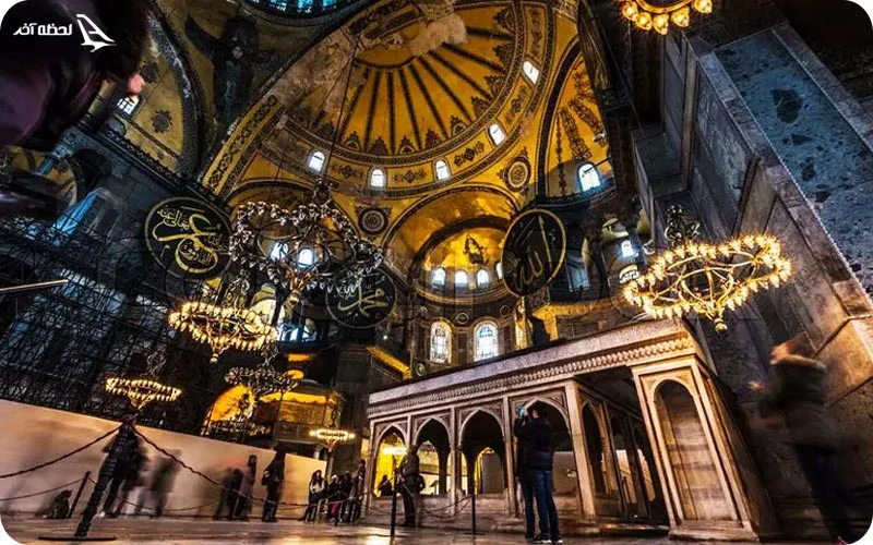 معماری مسجد ایاصوفیه؛ جاذبه‌ای پرابهت و خارق‌العاده
