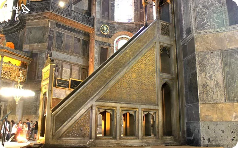 منبر مرمرین ایاصوفیه منبر ایاصوفیه؛ منبری مرمرین و زیبا