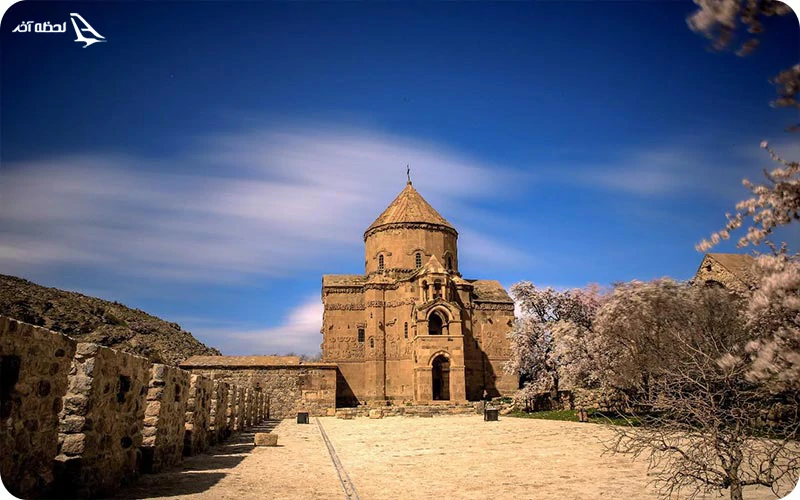 وان؛ نزدیکترین مقصد در برنامه سفر تور ترکیه پاییز وان؛ نزدیکترین مقصد در برنامه سفر تور ترکیه پاییز