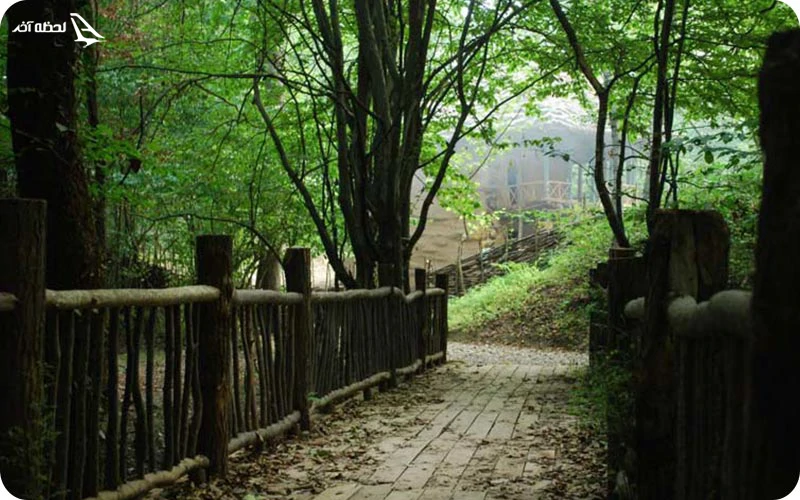 از مزایای پارک سراوان، امکانات رفاهی و تفریحی مناسب آن است.