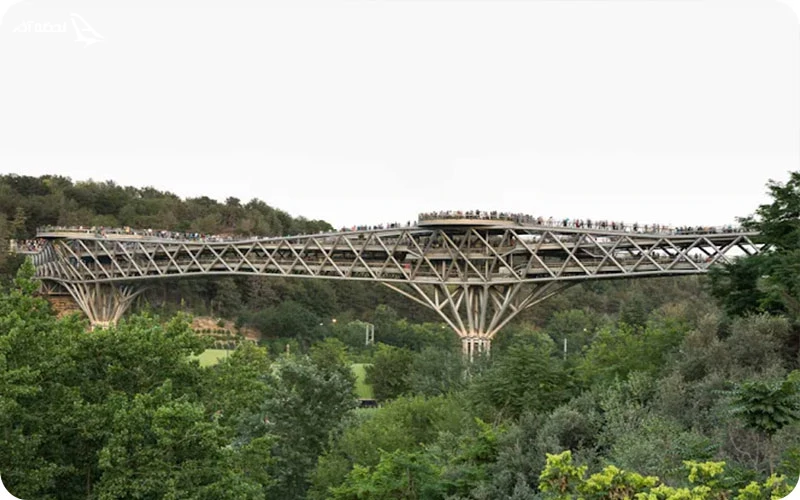 پل طبیعت؛ اولین و بزرگ‌ترین پل غیر خودرویی  ایران