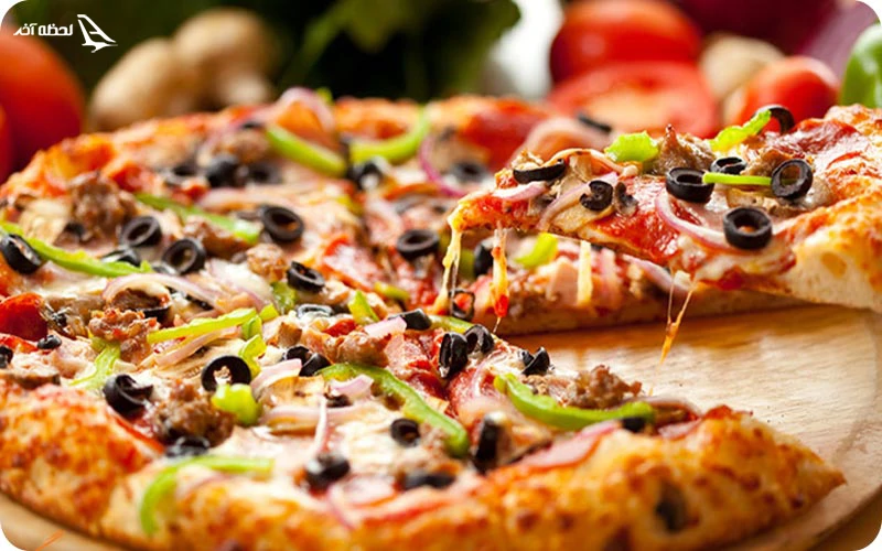 پیتزاهای ایتالیایی و آمریکایی؛ از پپرونی تا سیر و استیک