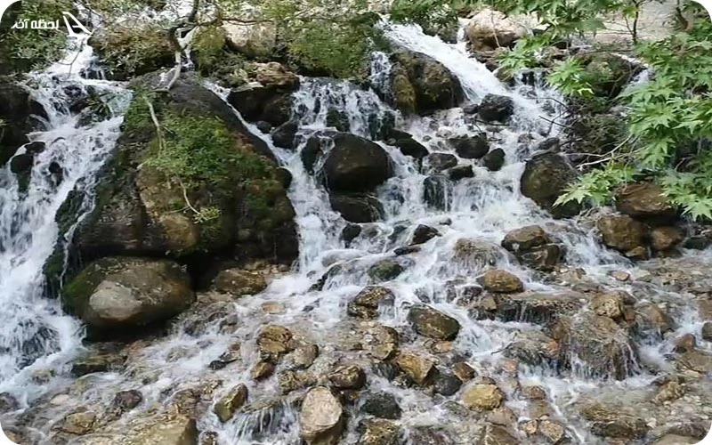 چشمه ناز سمیرم؛ در دل کوه زاگرس چشمه ناز سمیرم؛ بکرترین و خیرهکنندهترین