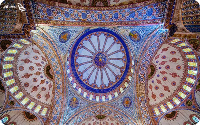کاشیهای مسجد سلطان احمد کاشیها؛ اشکال هندسی متفاوت
