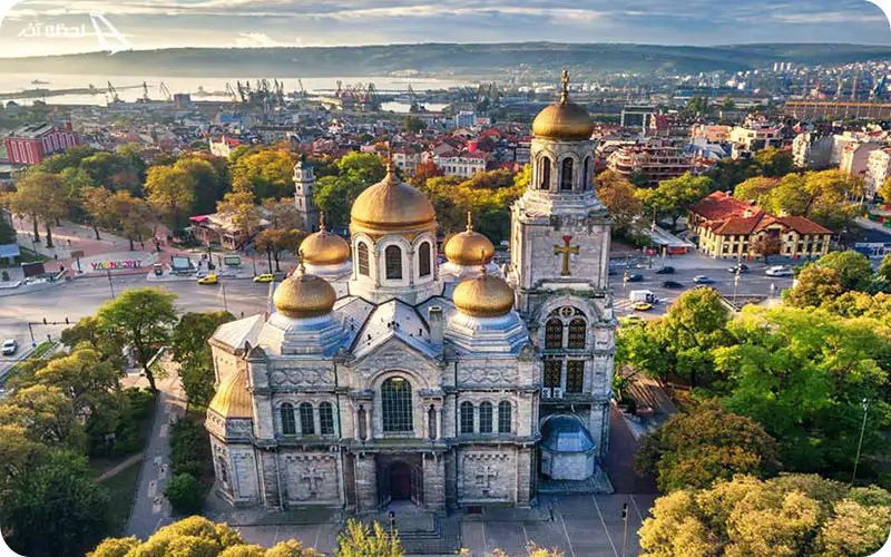 بلغارستان؛ چشم در چشم خدا در باغ گلهای رز بلغارستان؛ چشم در چشم خدا در باغ گلهای رز