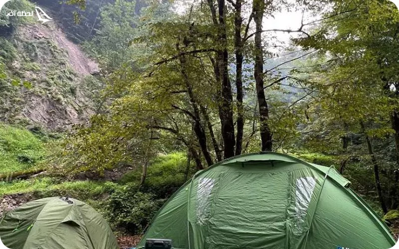 کمپ کردن در ابشار  کمپ کردن