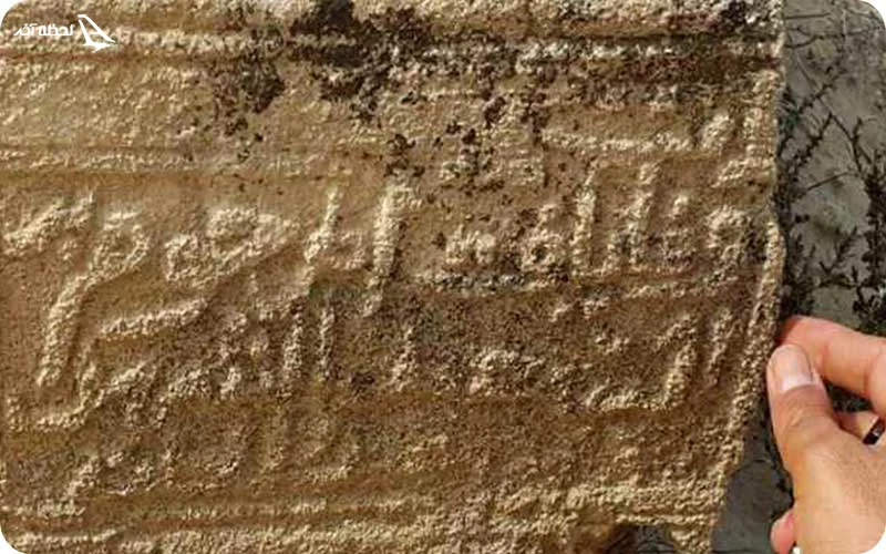 گورستانهای تاریخی بندر لافت گورستانهای تاریخی؛ هیچ قبری بدون ظروف آبخوری وجود ندارد!