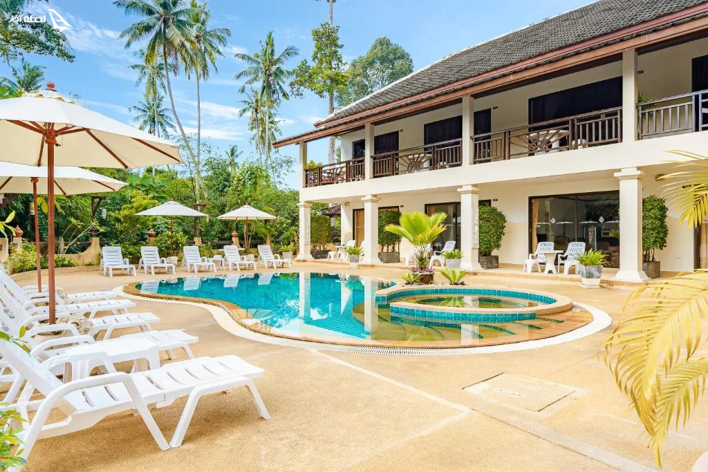استخر هتل Royal Cottage Residence