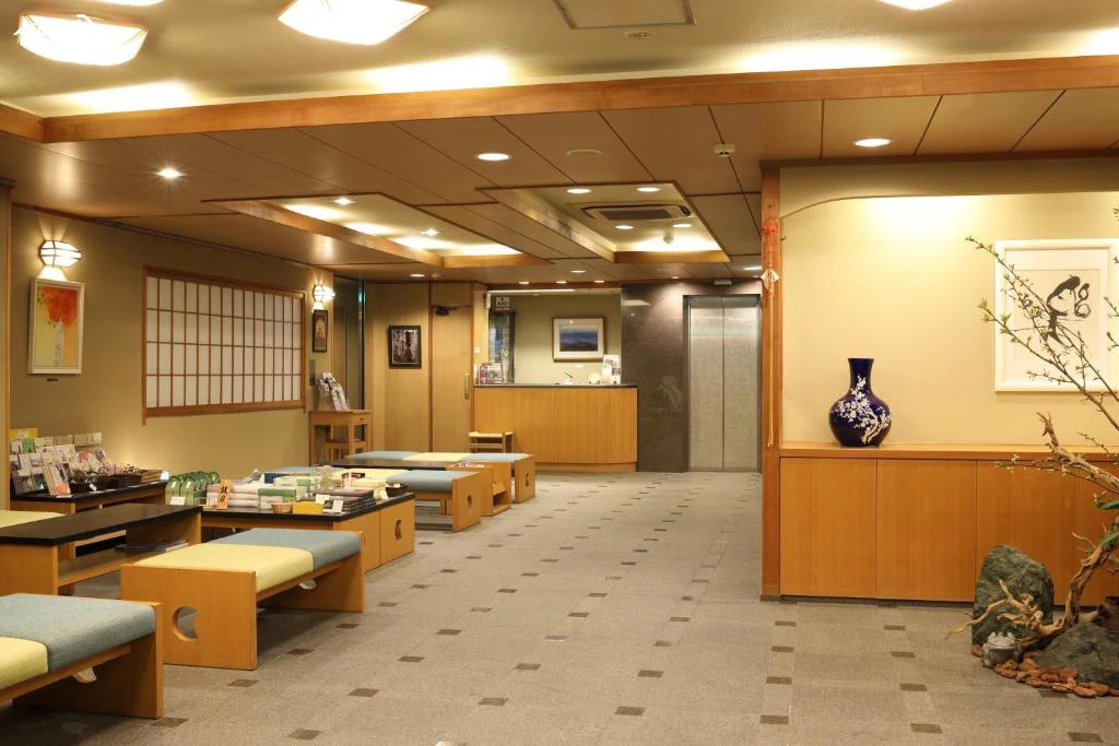 لابی هتل Gion Ryokan Karaku