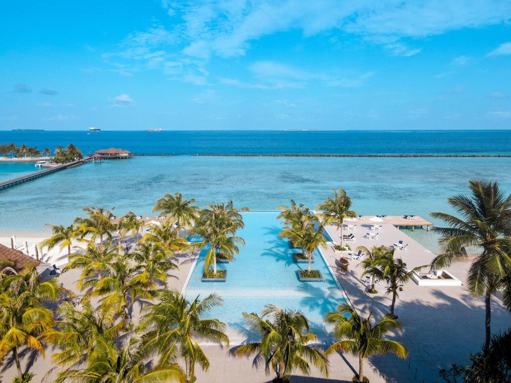 هتل Paradise Island