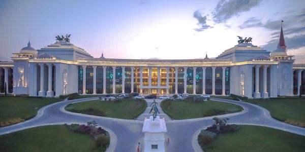 Hotel The Land Of Legends Theme Park