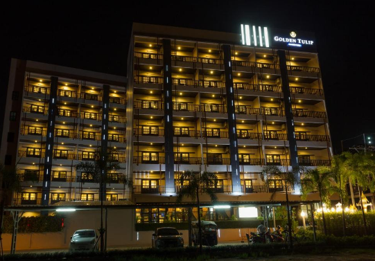 Hotel Golden Tulip Essential