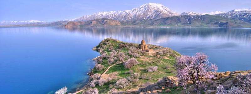 رزرو تور وان از خوی