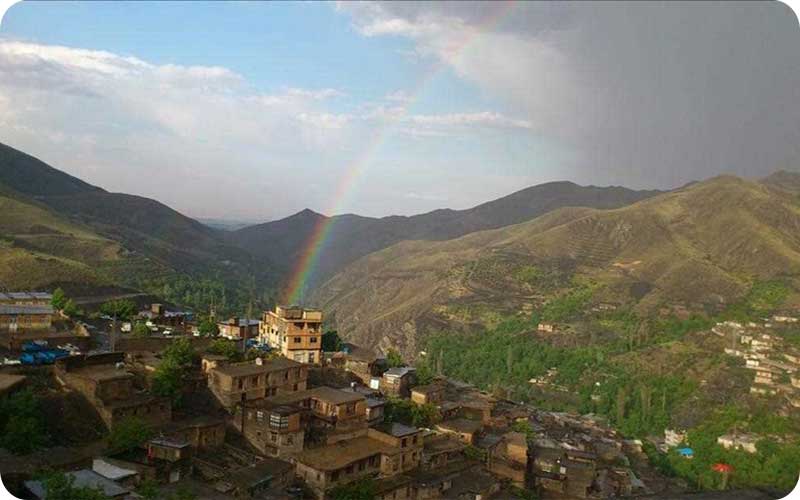طبیعت بکر و معماری سنتی: گالری عکس‌های روستای کنگ