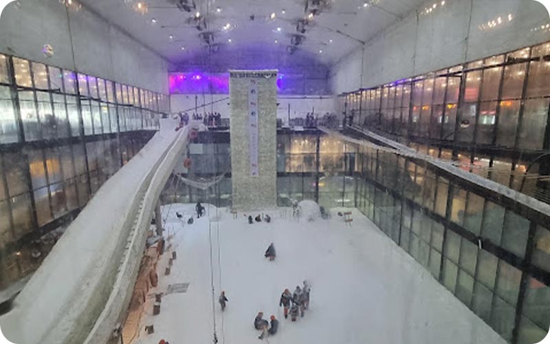 لحظات یخی و شاد در پارک برفی کیش