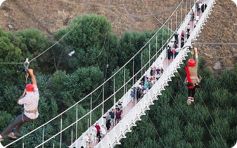 حسی از پرواز بر فراز پل معلق هیر