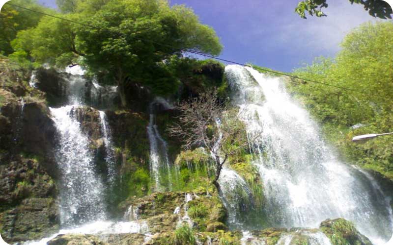 آرامش و طراوت در کنار آبشار نیاسر