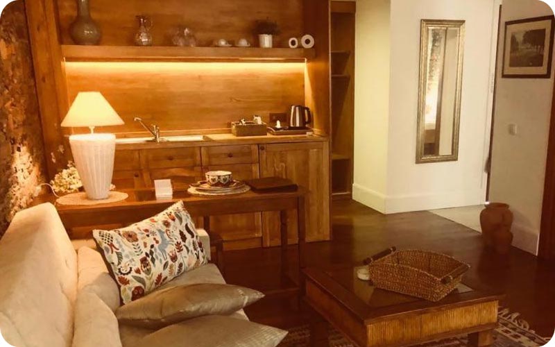 نمای داخلی اتاق خواب هتل ال وینو اند سوئیتز