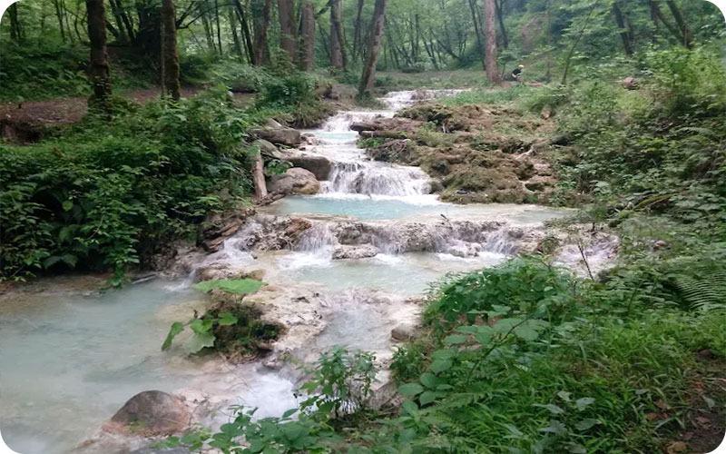 گالری عکس آبشار اسکلیم؛ تماشای طبیعت بکر و خروشان سوادکوه