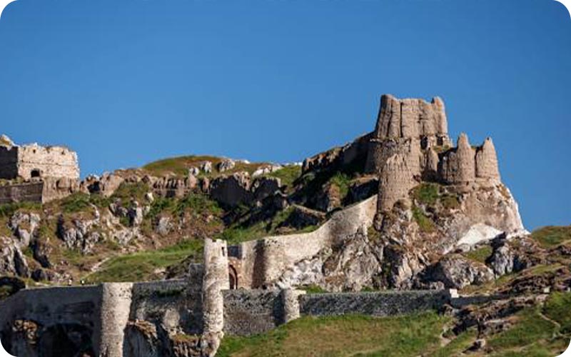 قلعه وان: یادگاری از تمدن‌های باستانی