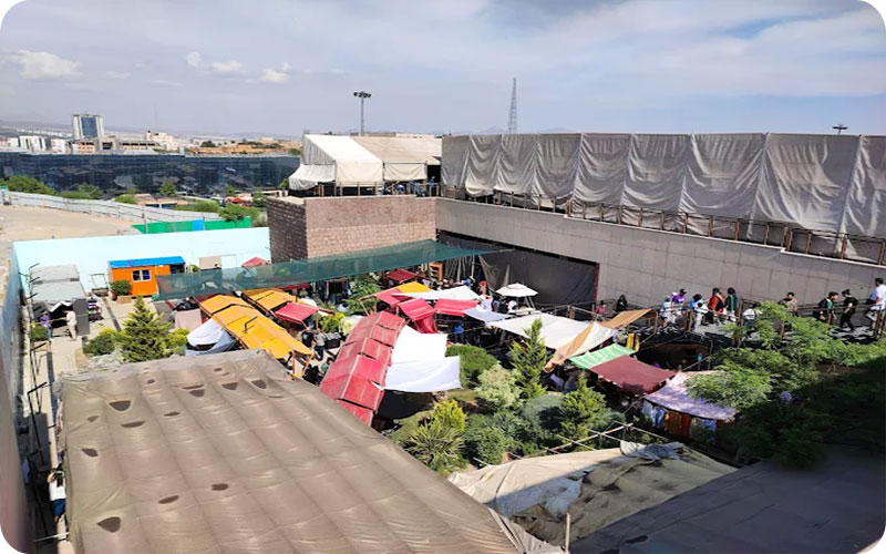 تصاویر جمعه بازار پروانه تهران | حال‌وهوای خاص بازار نوستالژی‌ها