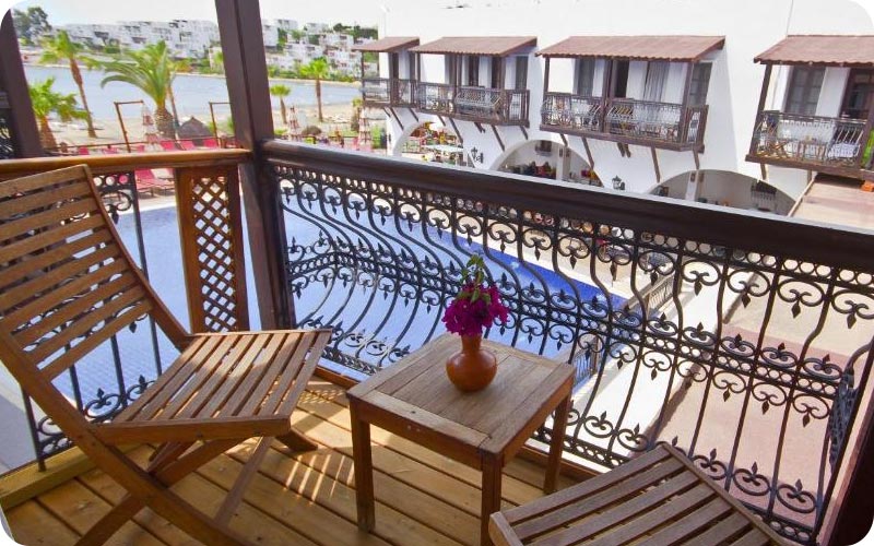 فضای ارام بخش هتل کاستا بیتزهان