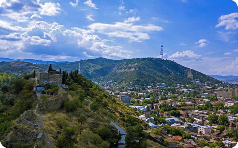 نمای ۳۶۰ درجه از تفلیس در پارک متاتسمیندا