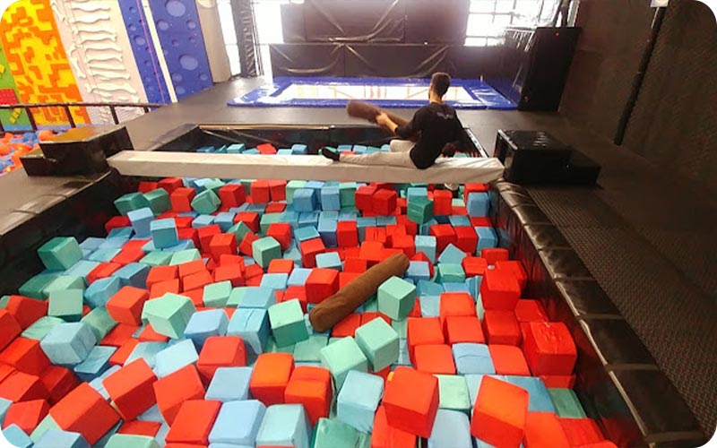 نگاهی به فضای مهیج هلیوم پارک مشهد از دریچه دوربین