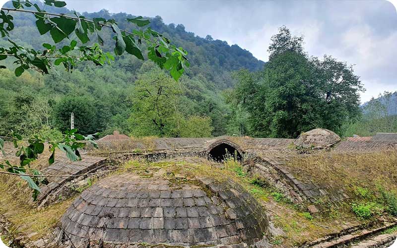 کاروانسرای تی تی: نگینی در جاده سیاهکل - دیلمان 