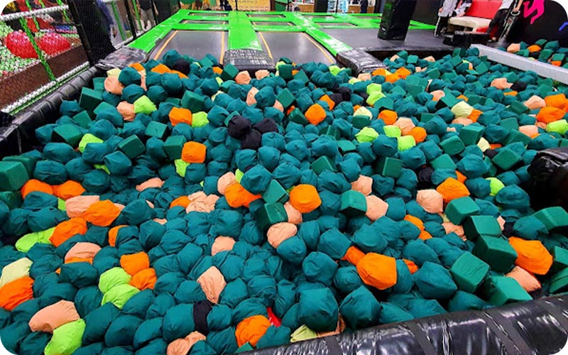 گالری عکسهای هلیوم پارک مشهد | تجربهای بصری از فضای داخلی مجموعه