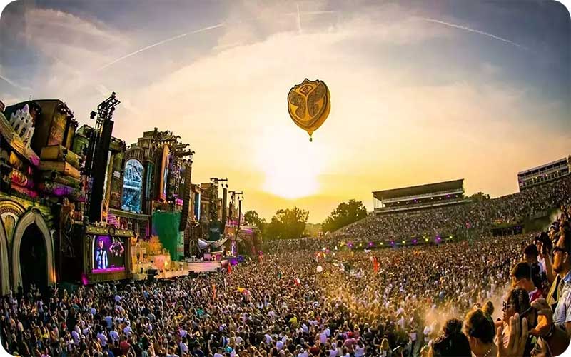 فستیوالهای معروف دنیا در قاب تصویر | تجربهای تماشایی