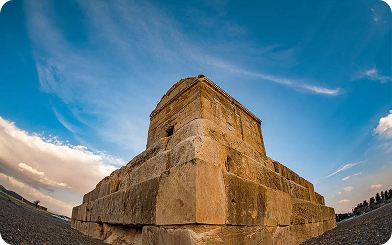 آرامگاه کوروش بزرگ